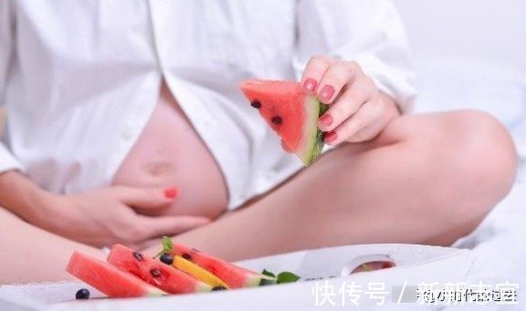 睡眠时间|胎儿在腹中真的一天到晚就是睡吗？孕妈看完笑哭，真闹腾