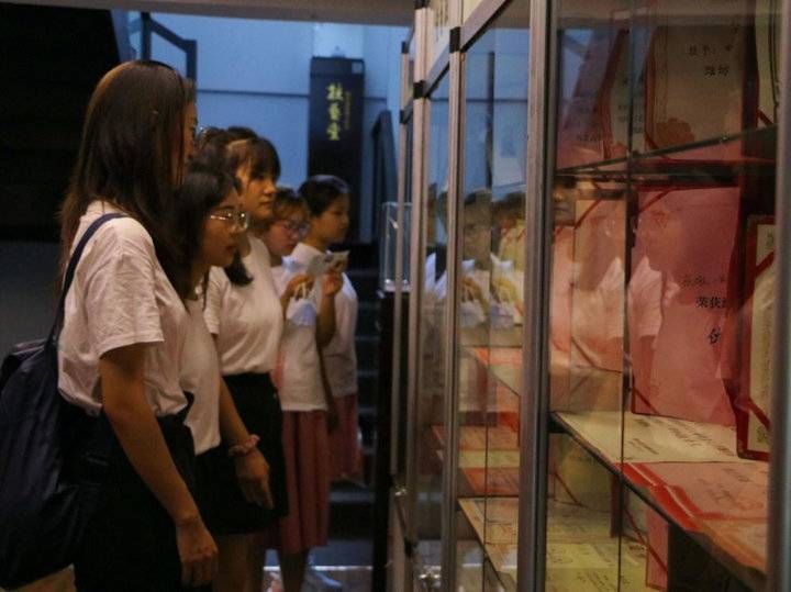 技艺|高校学子组队赴潍坊，了解传统核雕技艺