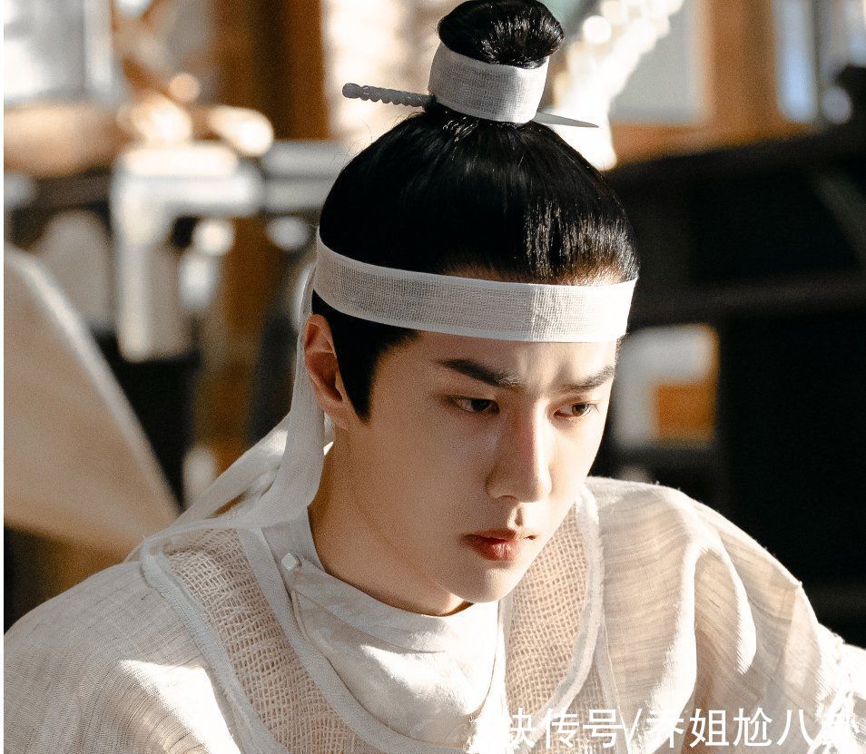 《風(fēng)起洛陽(yáng)》都12集了，王一博為何還板著個(gè)臉？央媒：人設(shè)帶感