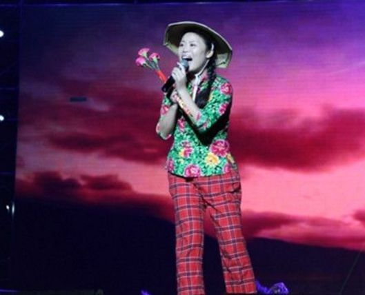 《星光大道》捧紅李玉剛,鳳凰傳奇,草帽姐,而他卻回家種地!