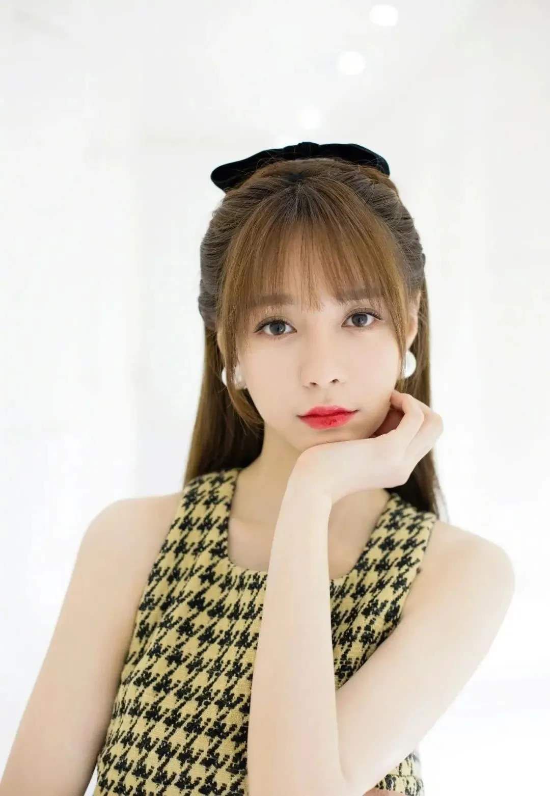 沈梦辰到底有多勇敢,微博自曝照片,皮肤竟然比不过宋小宝好尴尬