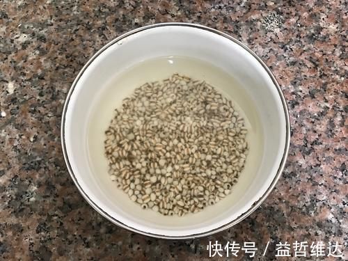 蜂蜜|失眠最怕喝“这道汤”，简单煮一煮，养心安神，一觉睡到天亮