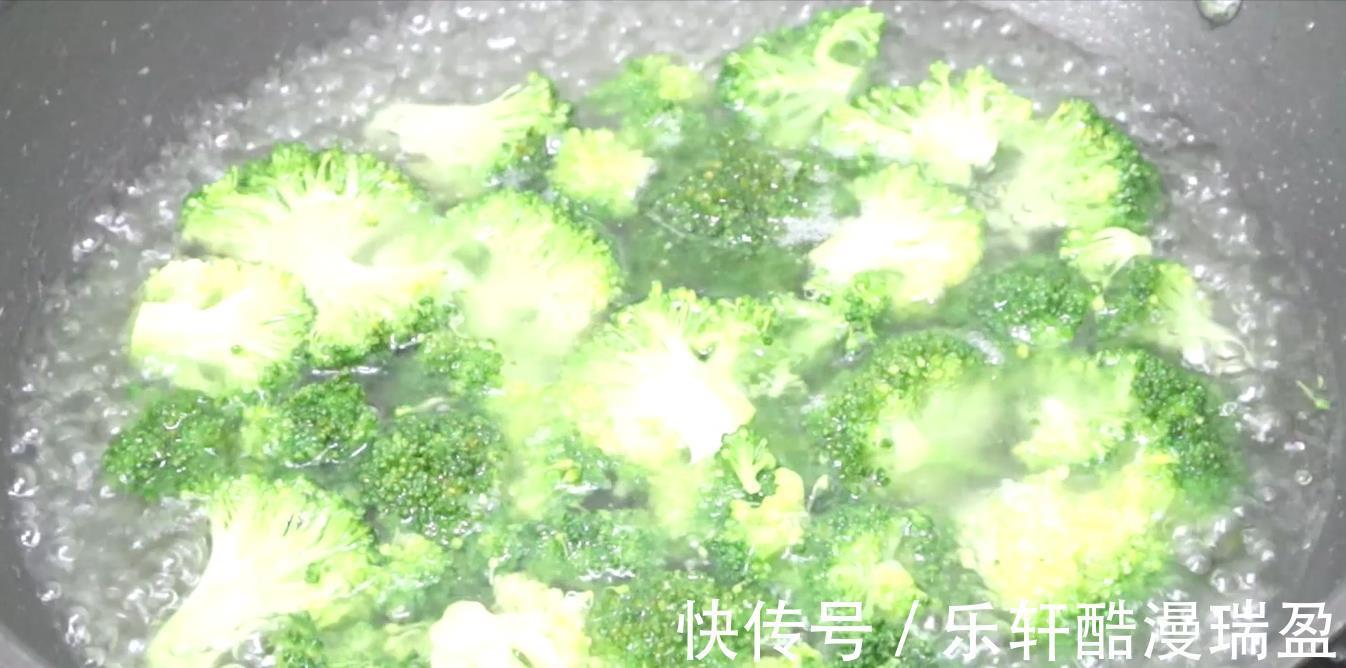 饭店|煲仔饭怎么做才正宗学会这个绝密方法，做出来比外面饭店的还香