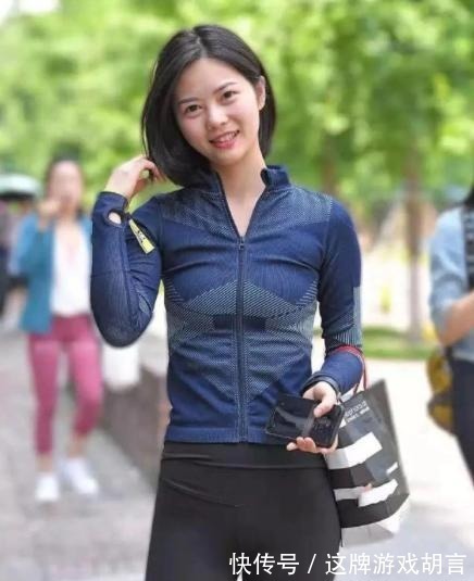 紧身裤 打底裤这样搭,增添精致感,带来贴身的舒适感!