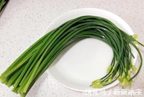 好吃|2块钱一斤，入馅做饺子特鲜，咬一口满嘴汁，比芹菜黄瓜馅好吃