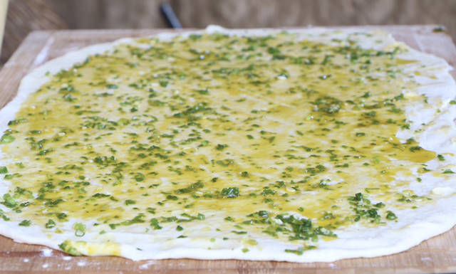 夏天就馋这个饼,不发面不烫面,柔软层次多,外面要10块一斤