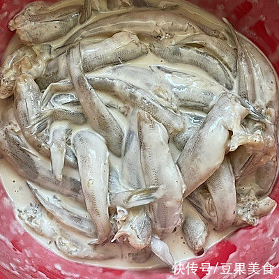 让你停不下筷子的#精致一人食#香酥炸沙丁鱼