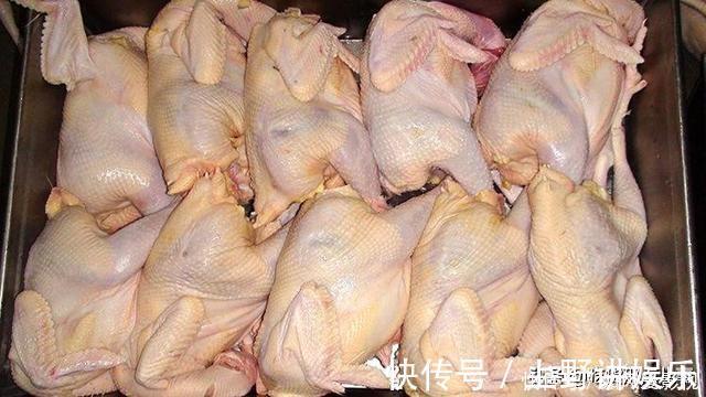 不论炖排骨还是炖鸡，都不要焯水，一招搞定，肉不柴不腥