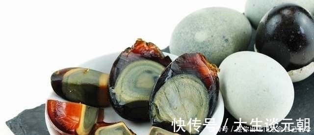 皮蛋|凉拌皮蛋,这两个步骤是关键,搞错的人不少,难怪入口又腥又苦涩