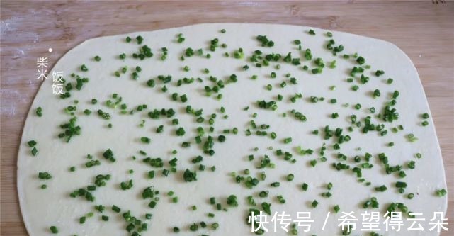 好吃|做花卷，这个方法很简单，筷子一拧一压，层次分明，香软好吃！