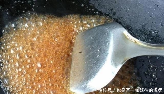 红烧肉|做红烧肉,最忌焯水和用水炖了,教你一招,肥而不腻,太解馋了!