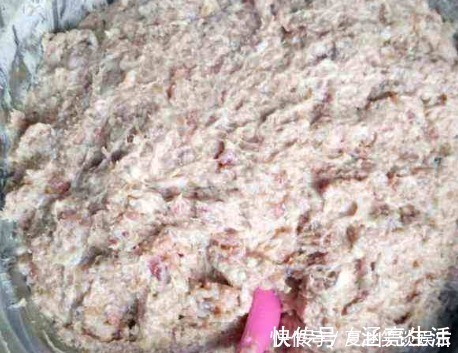 炸肉丸子,到底加面粉还是淀粉多数人都做错,难怪肉丸子不筋道