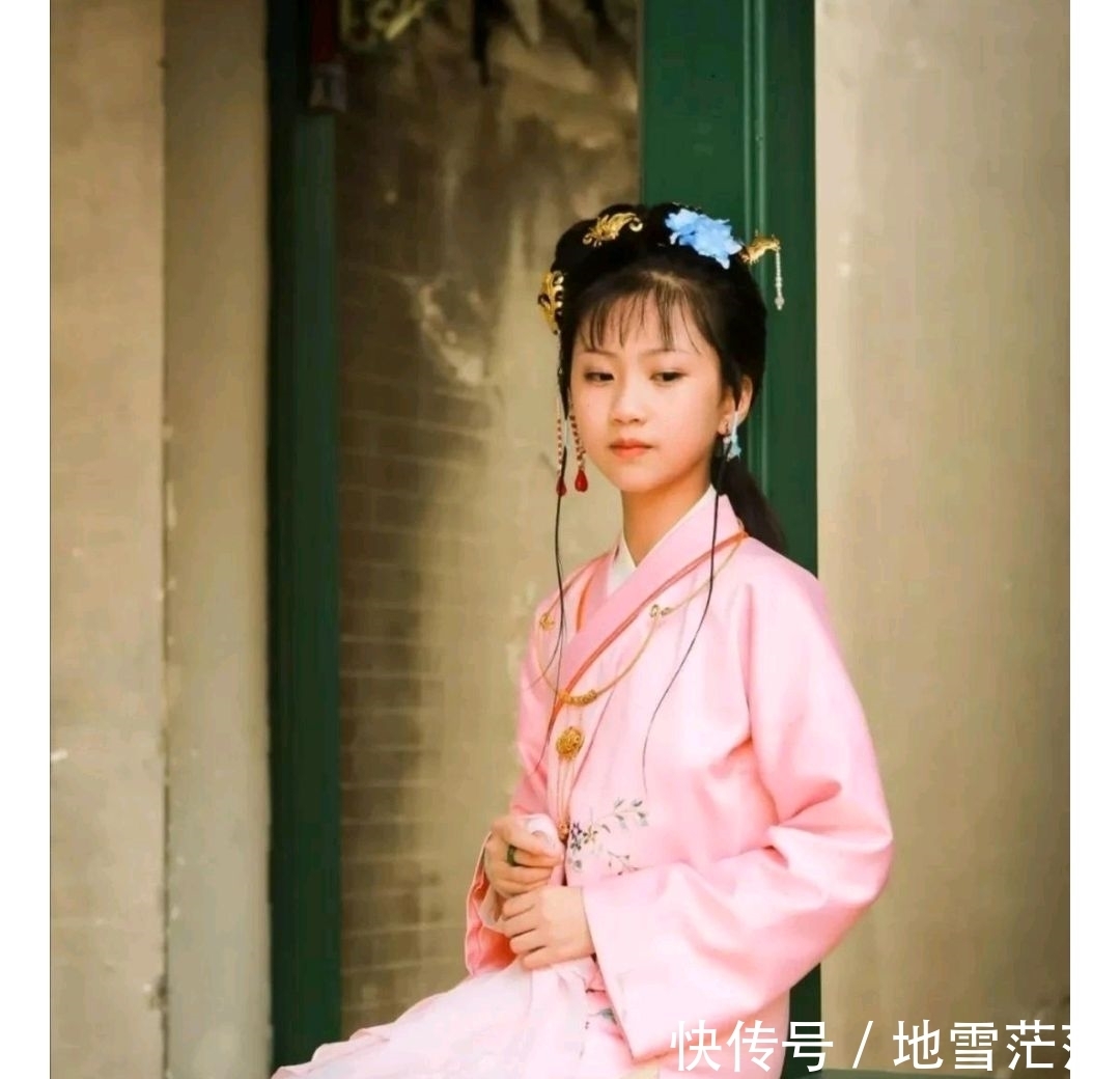 薛宝钗!《红楼梦》:金玉良姻的成婚,薛家自己酿的苦果,自己咽下去