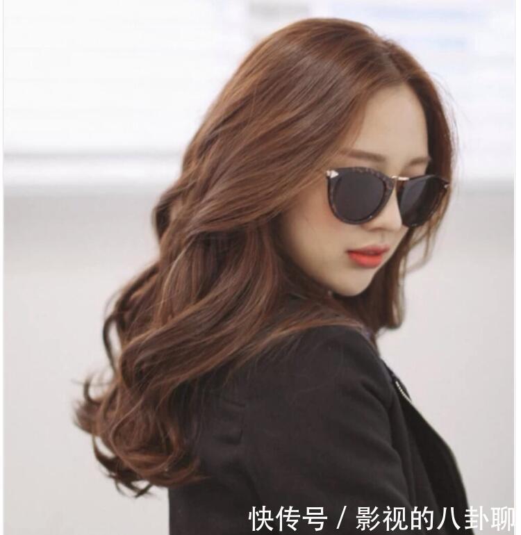 圆脸|别再披头散发了,这有10款适合圆脸的中卷发型,可甜可盐