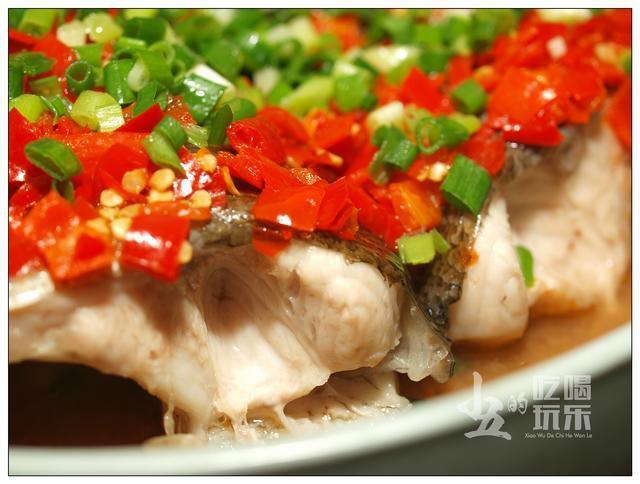 剁椒鱼头,我家出品的肯定不是正宗的湘菜,但味道也是杠杆的