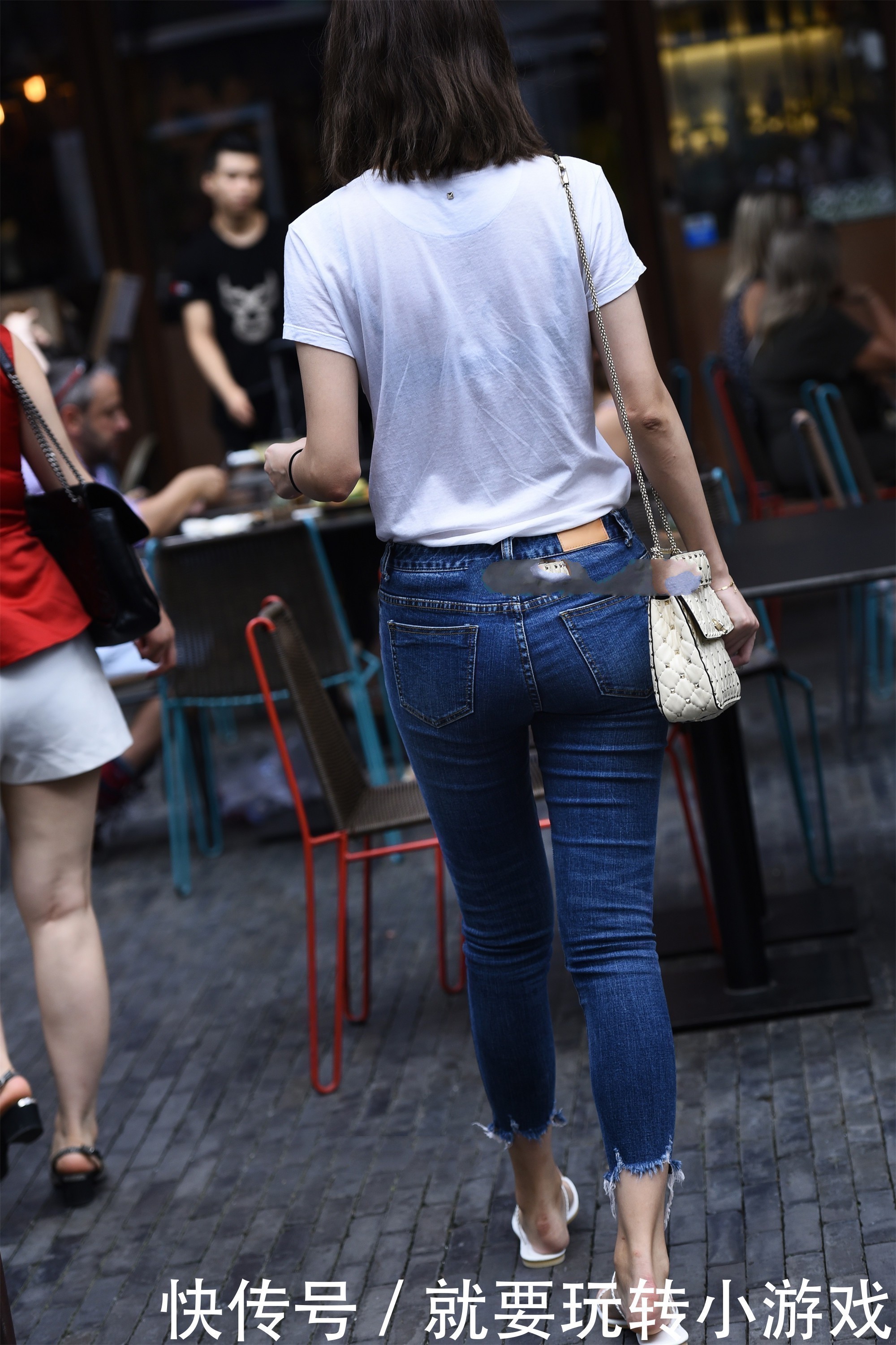 衣服|短袖配牛仔裤，简单大方，而且两个都是很百搭的衣服