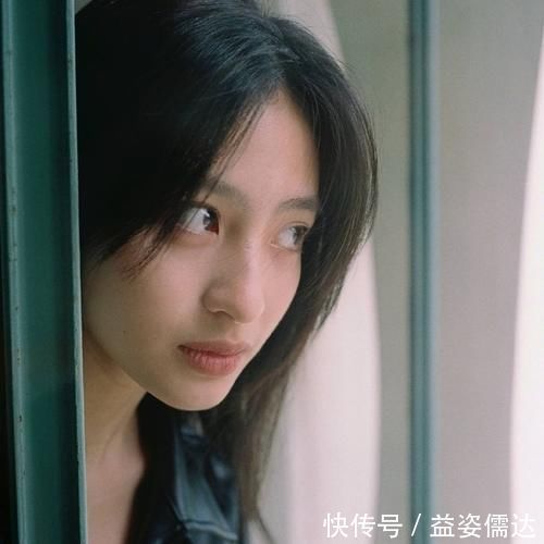 好习惯|天生黑的女生,保持6个好习惯,皮肤会悄悄变好素颜白皙有光泽