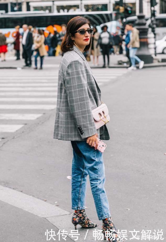 大衣|最近流行的“格纹大衣+裸靴”,小个子穿时髦好看,美得毫不费力