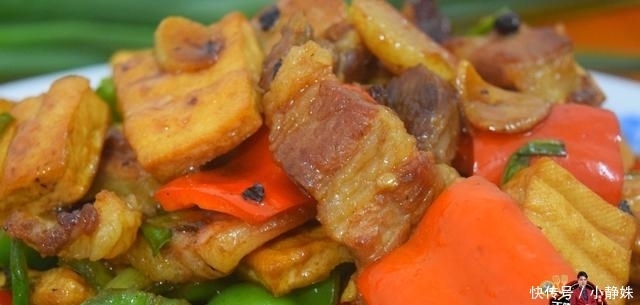 五花肉炒豆腐最好吃的做法,简单美味又下饭,看看你喜欢吃不?