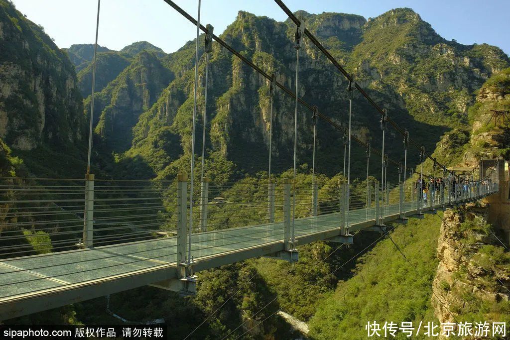华北之最！京郊消夏避暑，太行之巅的玻璃吊桥和观景台还能让人漫步云端！