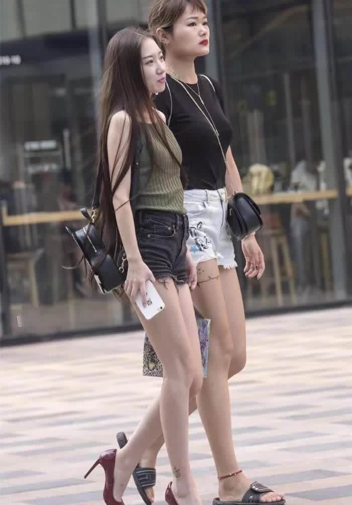 高颜值|高颜值大长腿美女, 身材体型非常性感, 背影都是那么的好看!