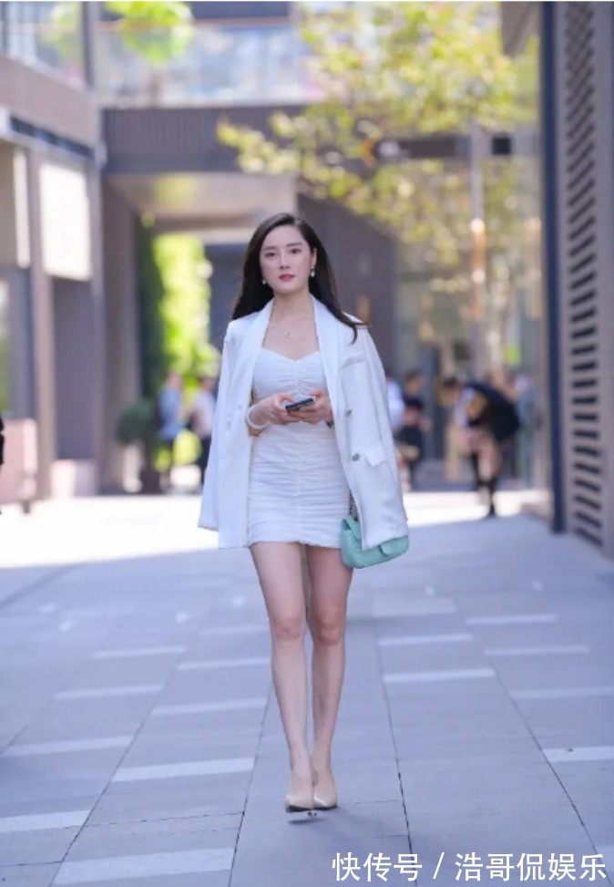 游戏玩家 简约时尚的“御姐范”,格调十足,展现高雅气质,精致迷人