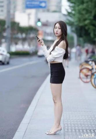  短裤|风靡一时的“短裤T恤”，也该让位了，见过世面的女人都这么穿