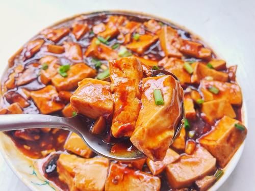 五香粉|麻辣豆腐，做法简单还方便，炒一炒就出锅，香辣爽滑太下饭