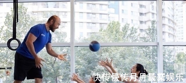 辐射|我怀孕了,把你家wifi关了孕妇怕辐射敲遍邻居门,回复亮了