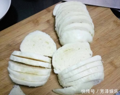 炸馒头片时,直接下锅炸就错了,这么做,香脆不油腻,一点不费油
