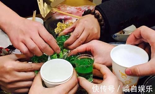 家有喜事|喝完酒后，出现4个表现，说明肝脏已经受损，你该戒酒了