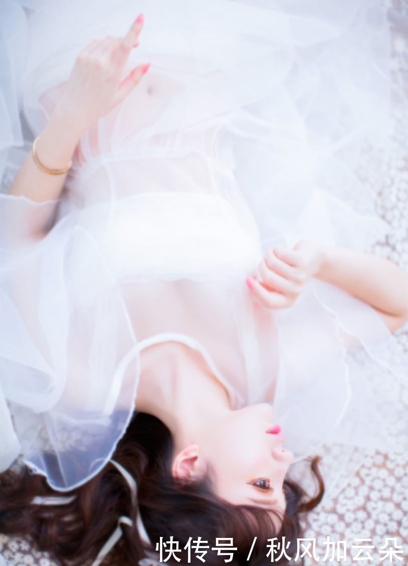 美女|靓靓聊第157期雪白公主风的白纱少女,真的是美女迷人美如画