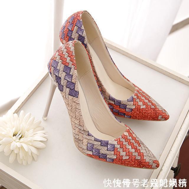 柔美又不失气质的高跟鞋，尽显优雅和奢华的魅力