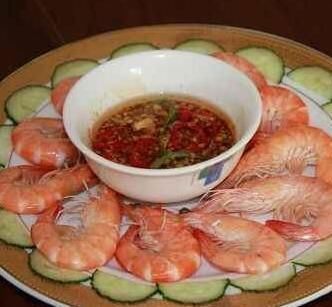 放油|煮虾时,放油好还是放盐好大厨都不对,放它虾肉才会更鲜嫩