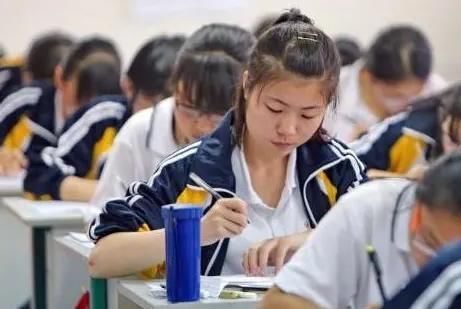 网红$网红字体风靡中学,奶酪体、鲸落体已过时,加强版“豆腐体”来了