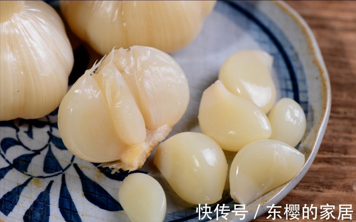 口感|腌糖醋蒜，别只会放糖和醋，记得多放1味料，口感酸甜嘎嘣脆