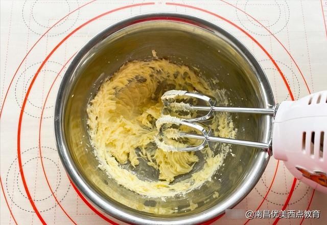 奶粉|一款超好吃的夹心饼干，清新柠檬乳酪酱加奶香十足曲奇饼干