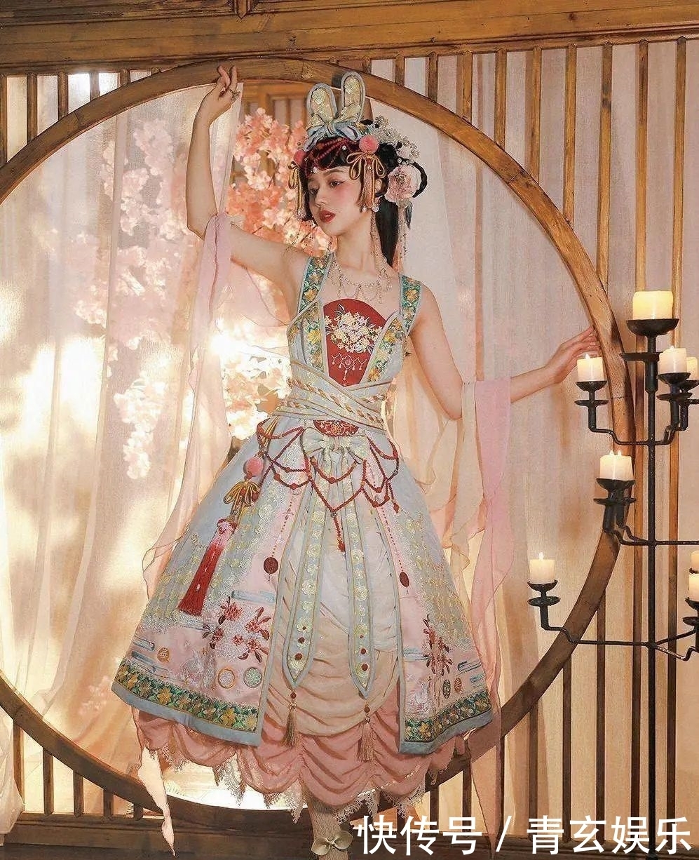 黄杏|故宫的红墙黄杏,除了汉服外,国风Lolita中西结合独一无二的美