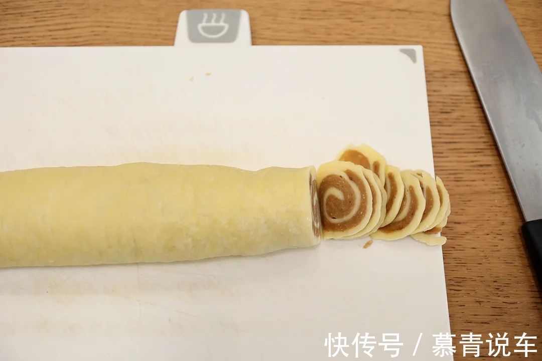 红糖|5块搞定的小零食，家有面粉就能做！2个鸡蛋1碗面，家有孩子快收藏！