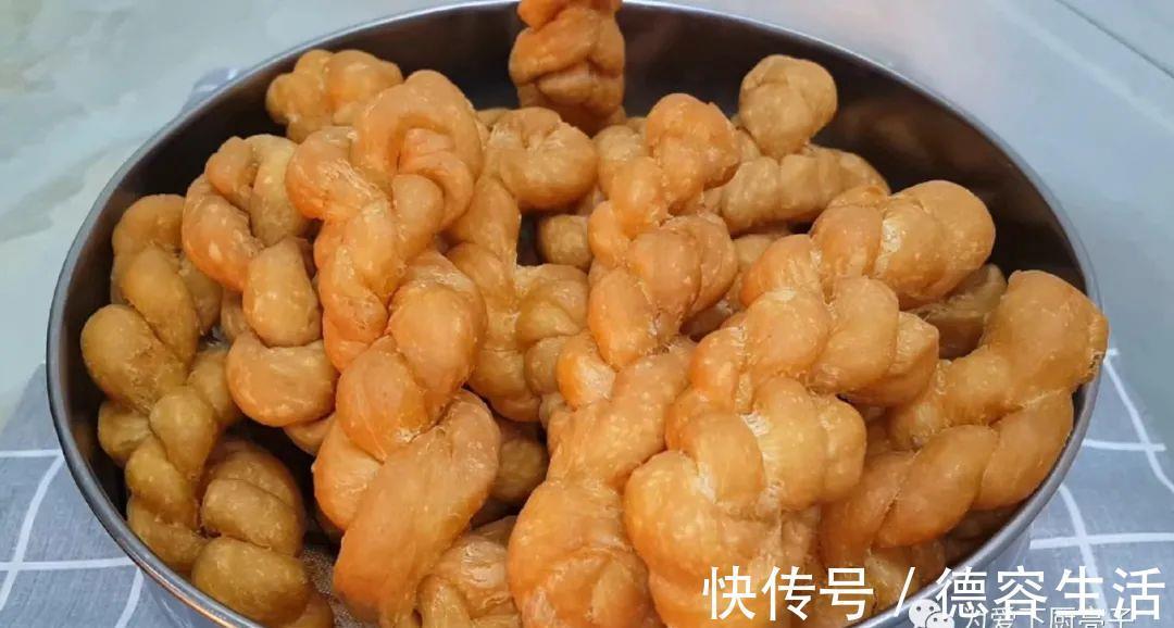 香甜|我家麻花从来不用买,教你简单做法,焦脆又香甜,吃一口就爱上了