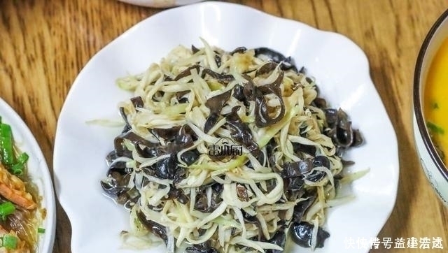 家人|周末家人聚餐，我弄了9个菜，6荤3素，一锅米饭吃得一粒不剩