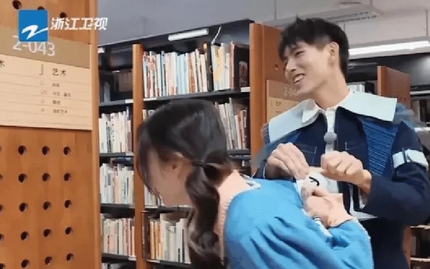 郑恺 《奔跑吧》3位老成员：李晨装疯卖傻，郑恺浑浑噩噩，baby受欺负