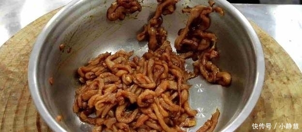 京酱肉丝正确吃法?不用猪肉,降低成本,好吃到让你舔手指
