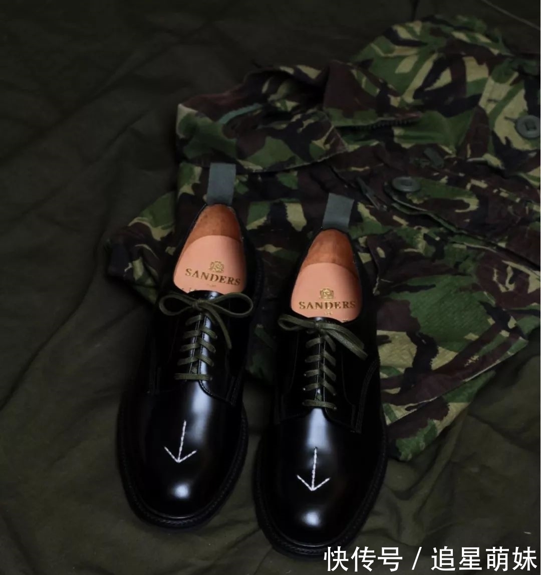 鞋履 既能“正式”,也能“随意”的 Sanders