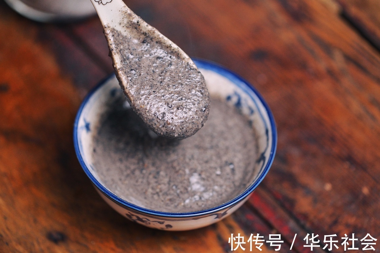 搅拌均匀|在家制作黑芝麻糊,味道香浓,营养健康