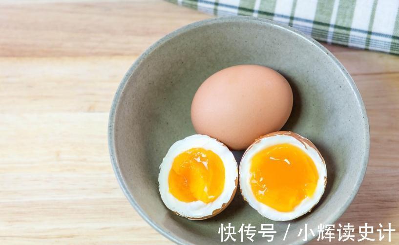 早餐|高血脂不能喝牛奶?医生提醒:想降血脂的人,3种早餐最好远离