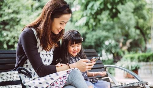 老人|宝宝跟谁睡就跟谁亲?心理专家:不是迷信,要抓住“依赖黄金期”