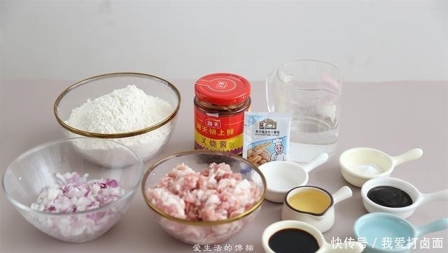 做包子不要只会加酵母,多加一样,包子白又胖,冷了也不发硬