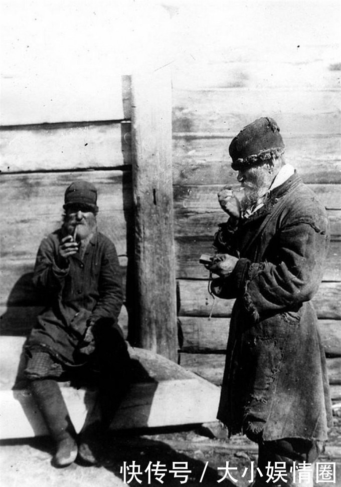 住民|上世纪初西伯利亚的住民生活,帽子和怀表是当地人的奢侈物件