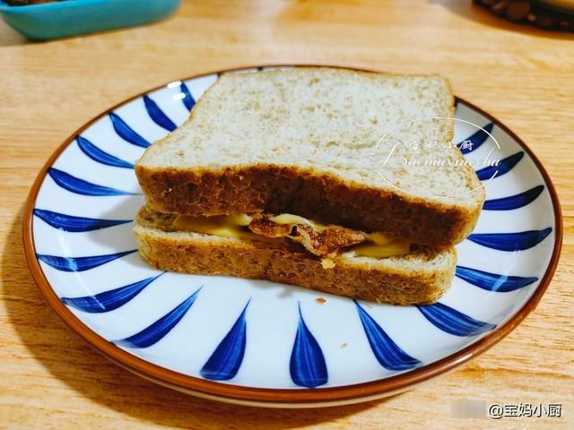 早起半个小时，给家人做了可口早餐，这一顿吃着真叫舒服